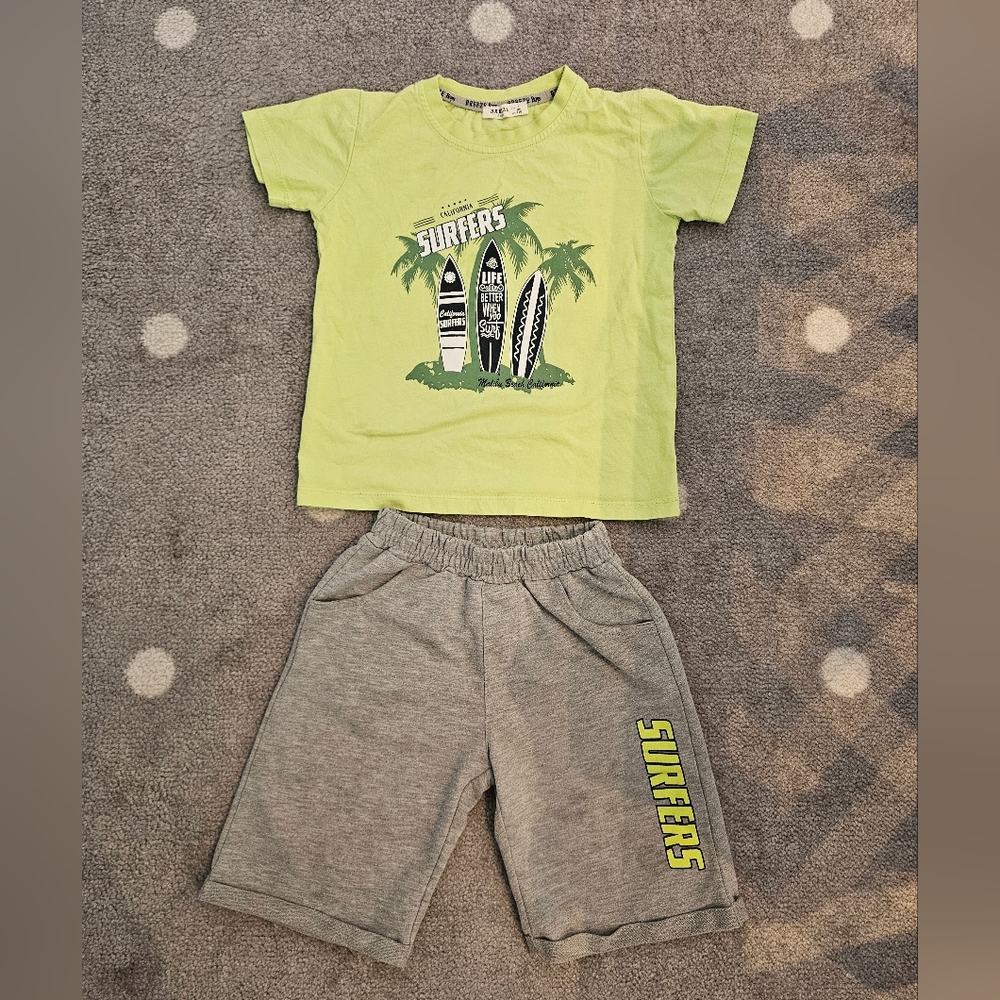 Boys 5T Green Surfboard T-Shirt & Gray “Surfers” Shorts Set